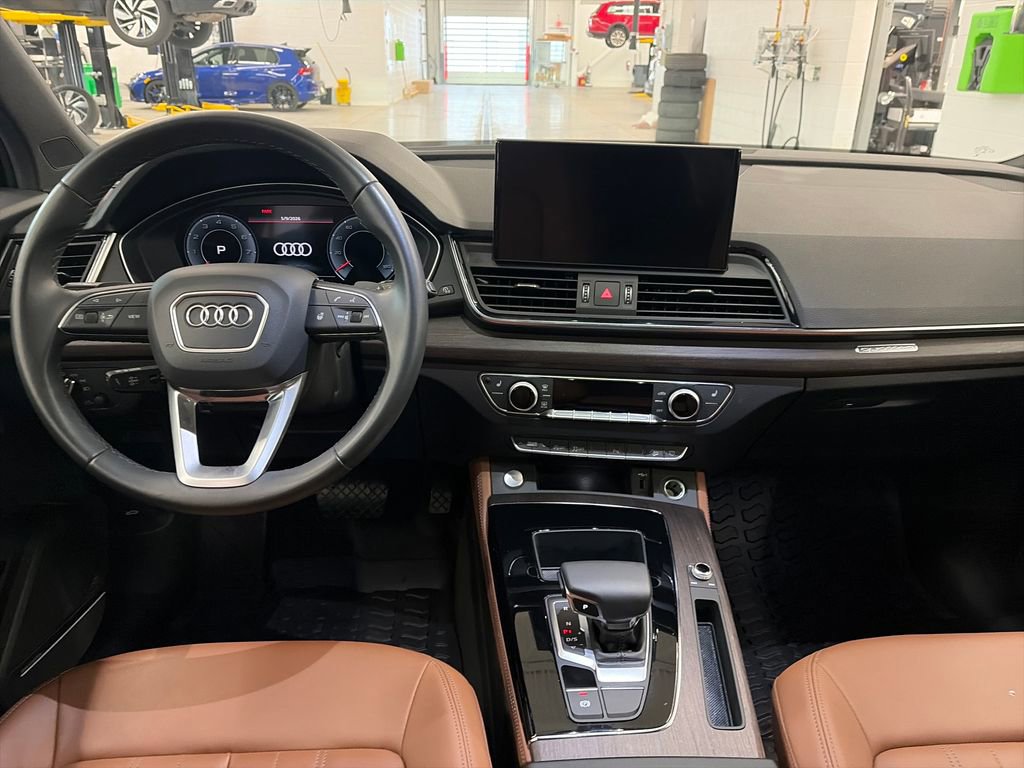 Used 2023 Audi Q5 2.0T Premium Plus w/ Premium Plus Package AWD/4WD image 13