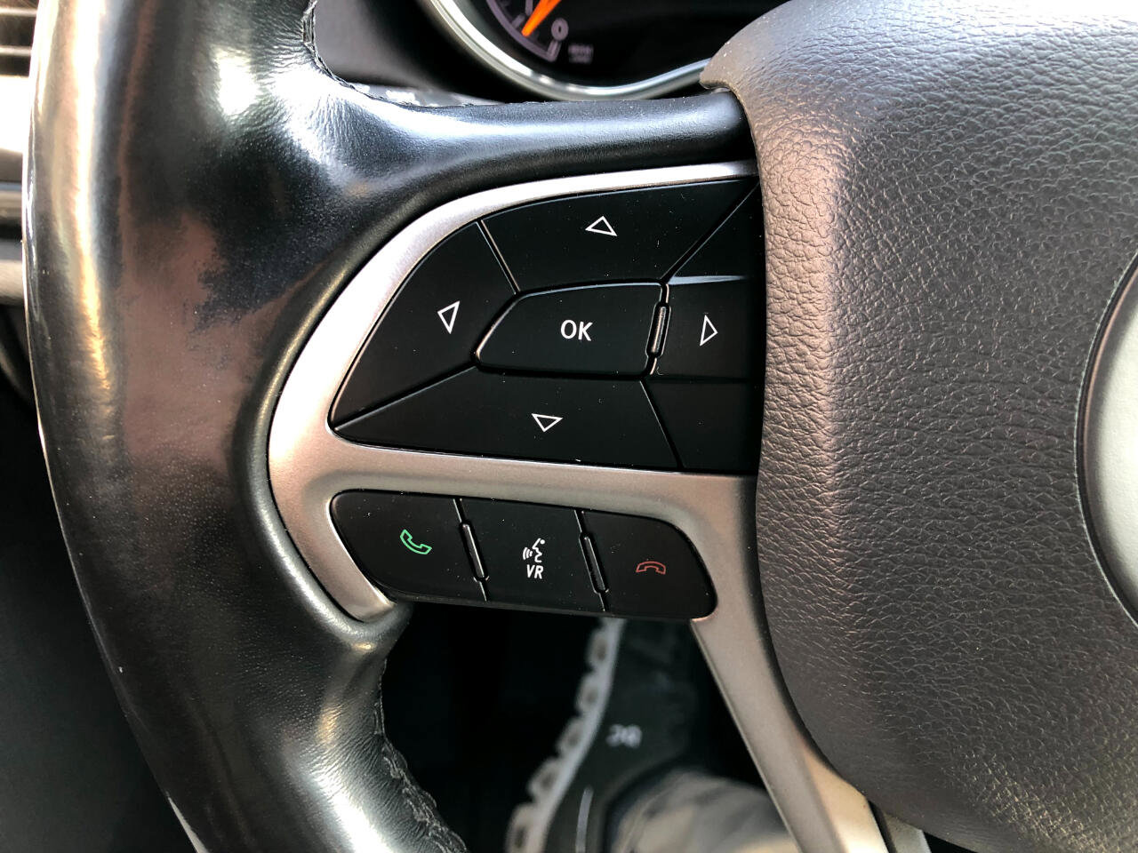 Used 2020 Jeep Grand Cherokee Altitude image 15