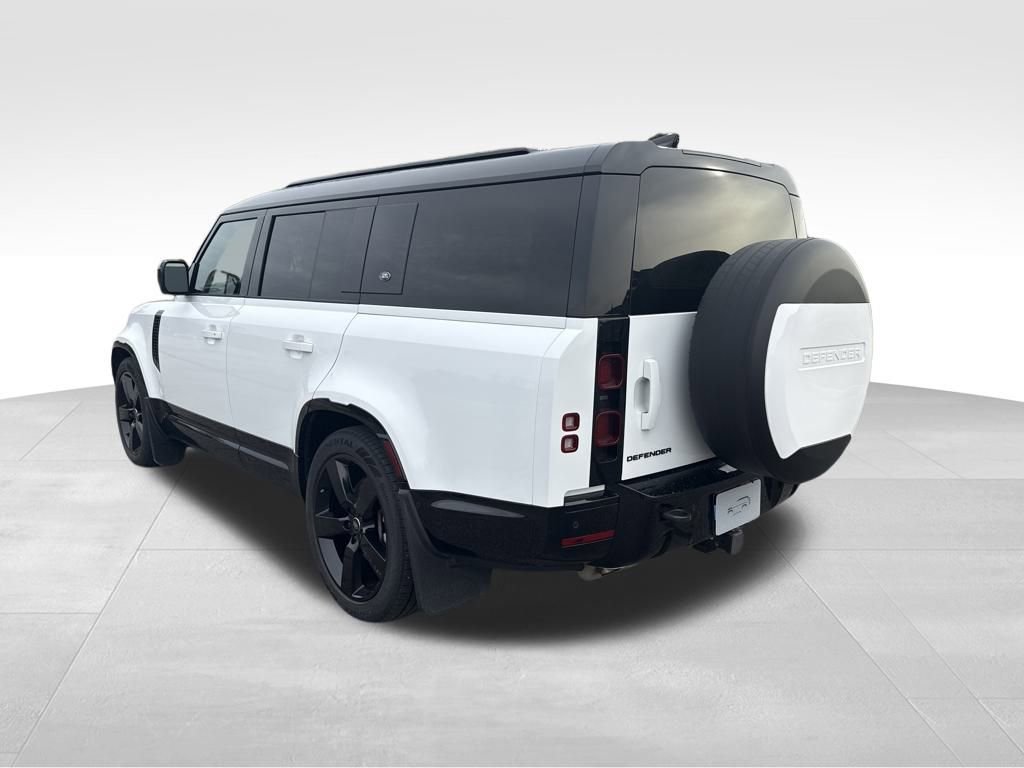 New 2024 Land Rover Defender 130 X-Dynamic SE image 3