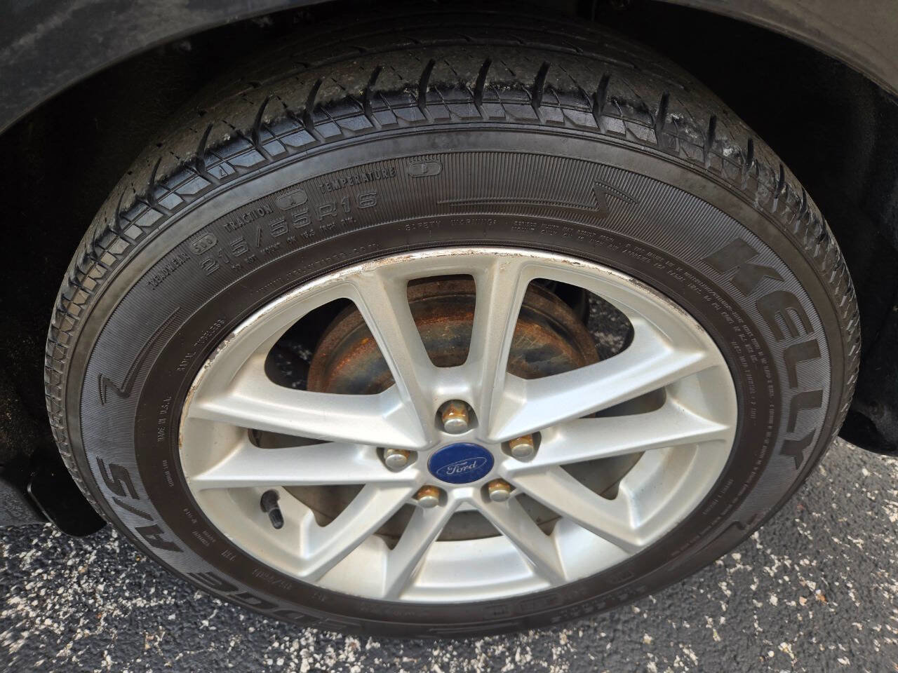 Used 2015 Ford Focus SE image 37