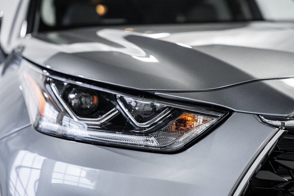 New 2026 Toyota Highlander Limited image 13