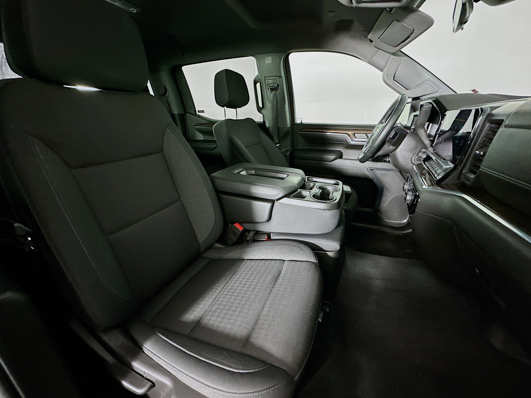 Used 2024 Chevrolet Silverado 1500 LT image 29