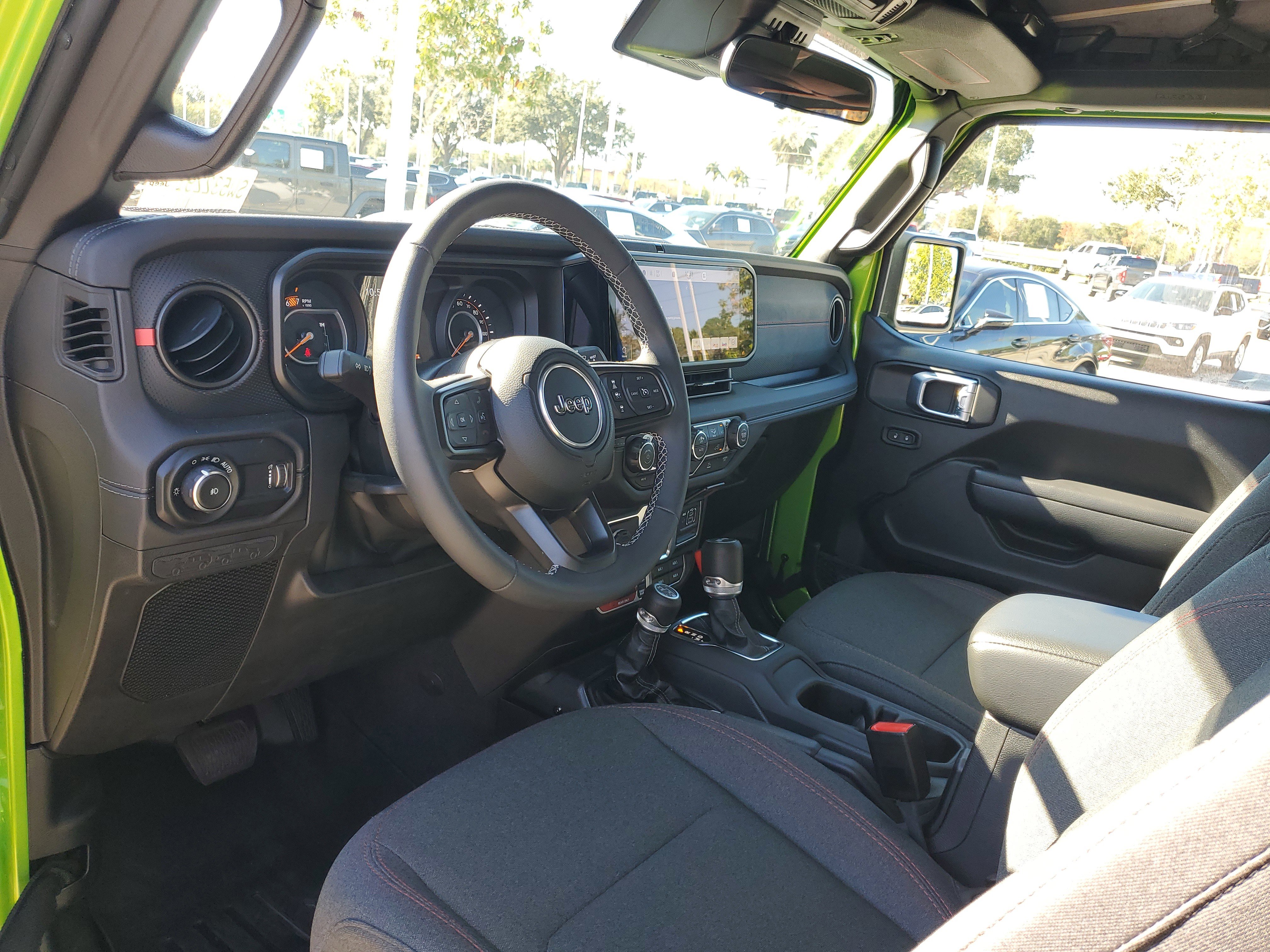 Used 2025 Jeep Wrangler Rubicon image 9