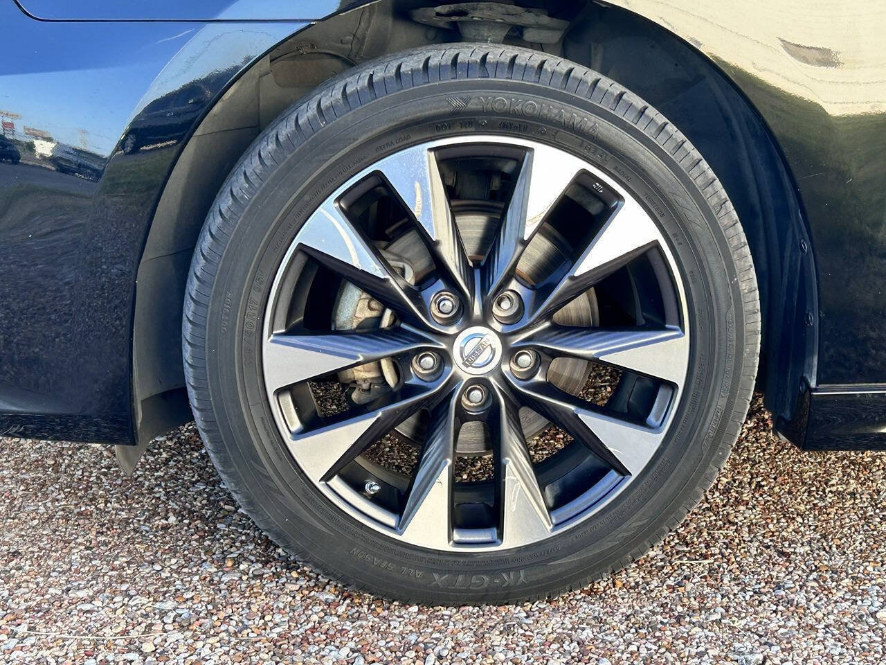 Used 2016 Nissan Sentra SR FWD image 8