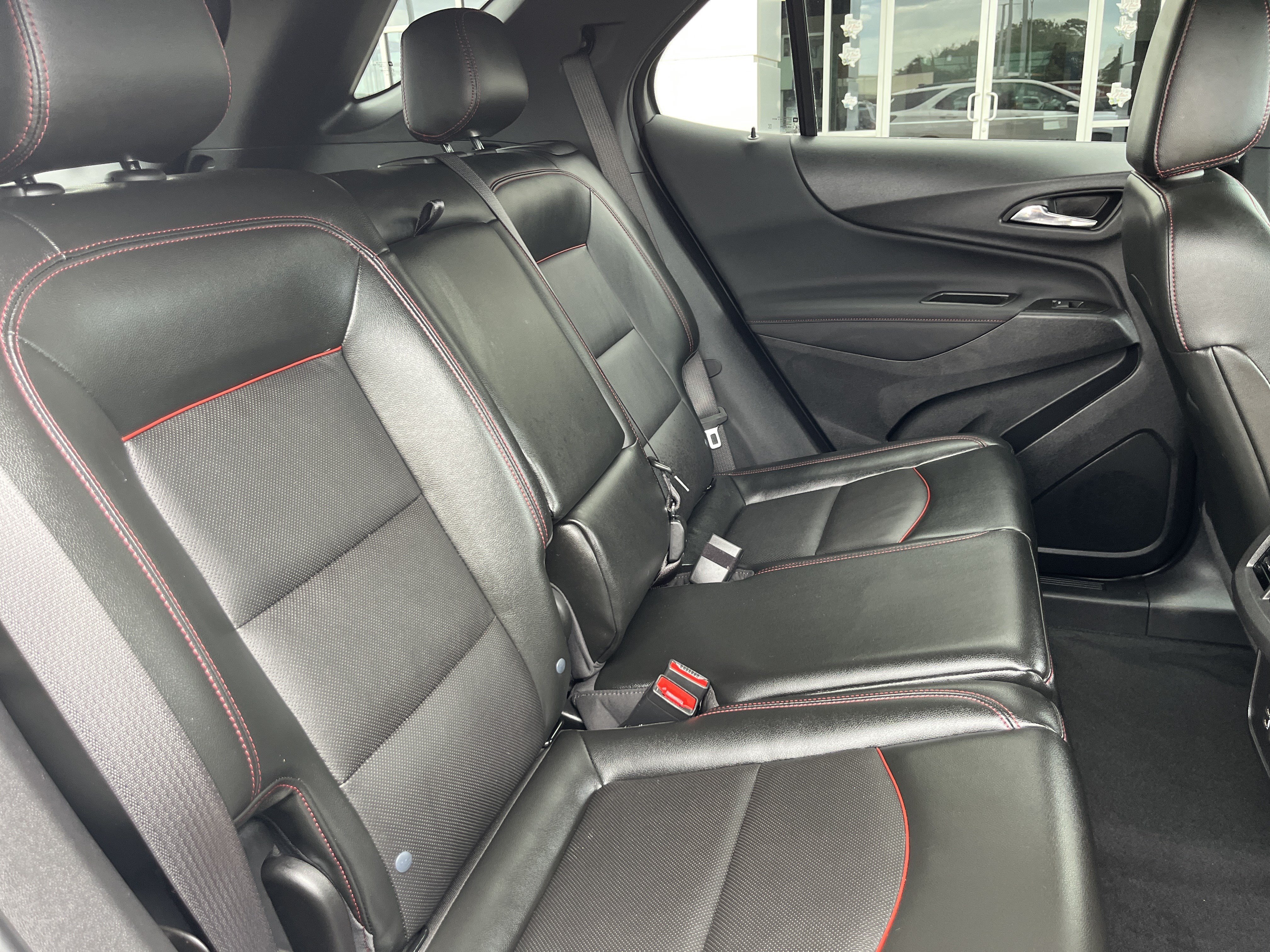 Used 2022 Chevrolet Equinox RS w/ RS Leather Package FWD image 17