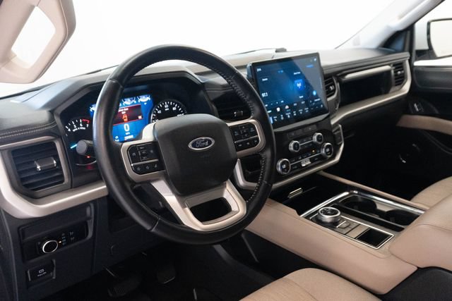Used 2023 Ford Expedition XLT RWD image 4