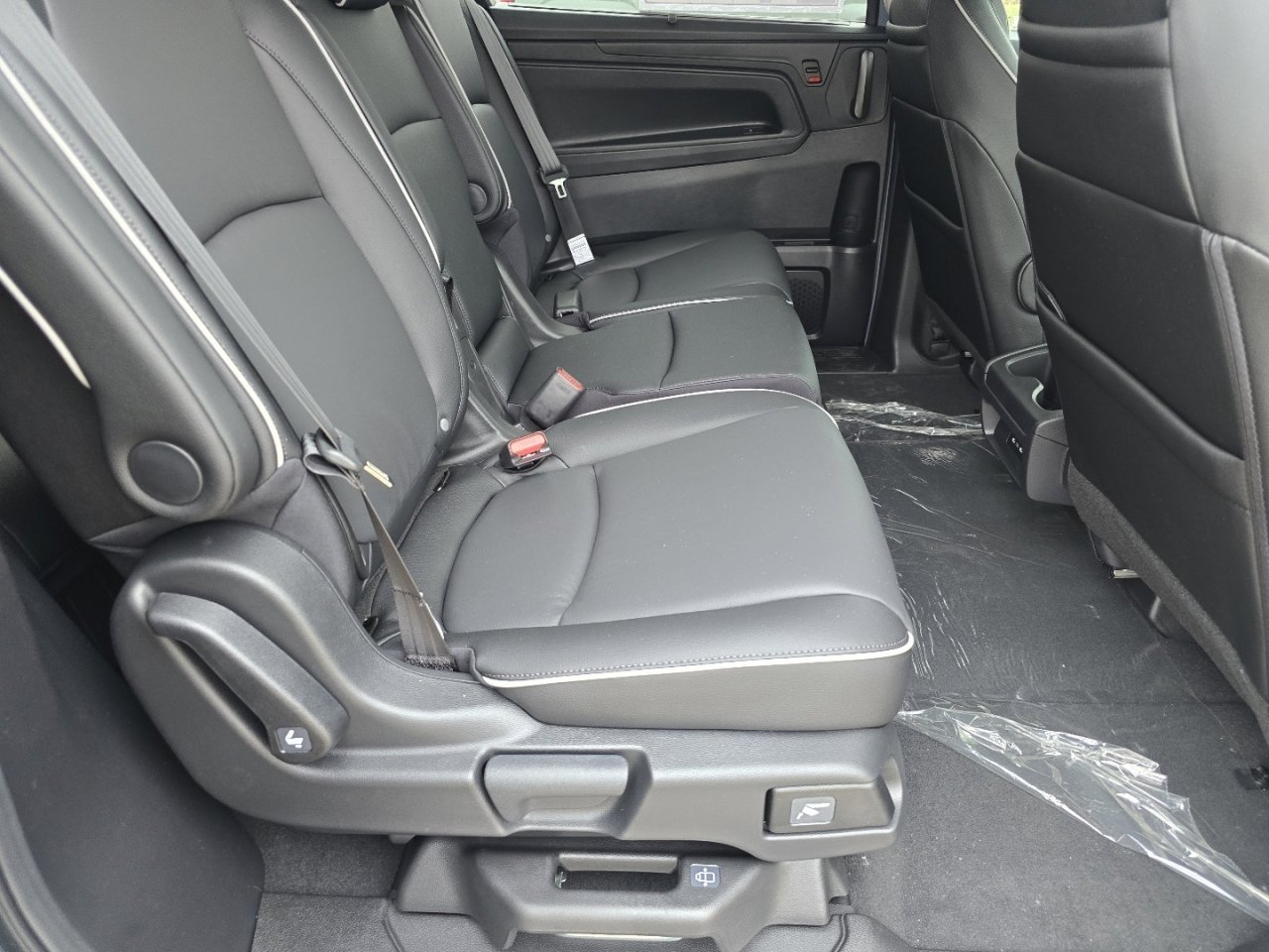 New 2026 Honda Odyssey Touring image 23