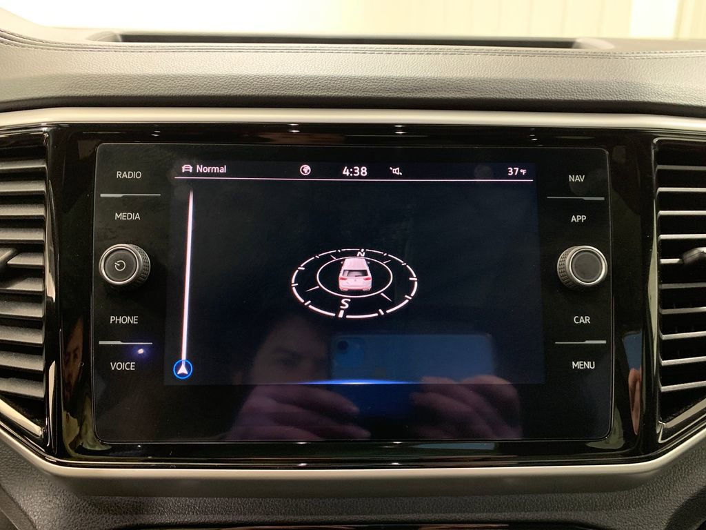 Used 2022 Volkswagen Atlas Cross Sport SEL R-Line image 9