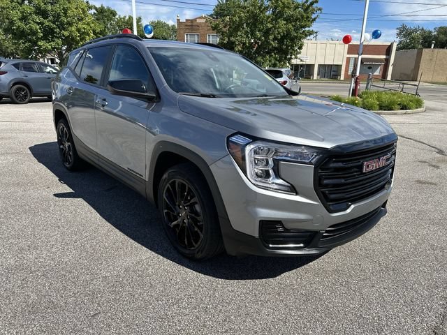 Used 2023 GMC Terrain SLE w/ Elevation Edition FWD image 11