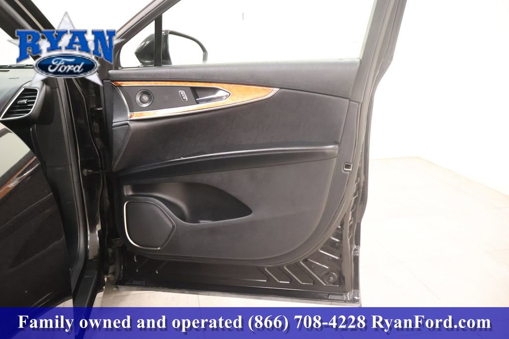 Used 2020 Lincoln Nautilus Reserve w/ Cargo Utility Package image 15