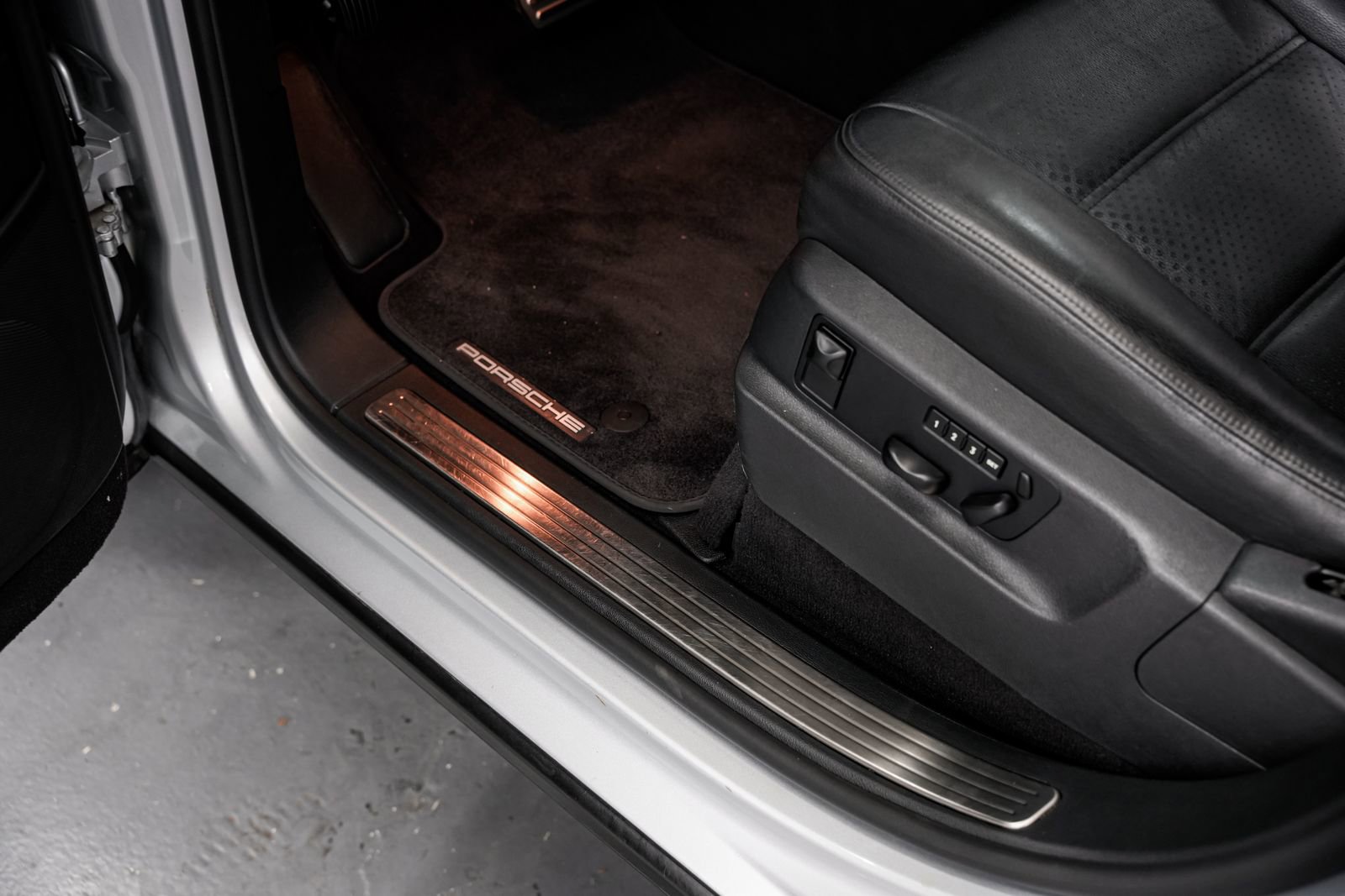 Used 2008 Porsche Cayenne S AWD/4WD image 21