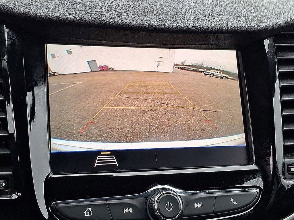 Used 2020 Chevrolet Trax LT w/ LT Convenience Package image 4