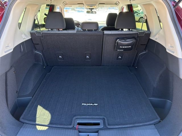 Used 2023 Nissan Rogue SV image 20