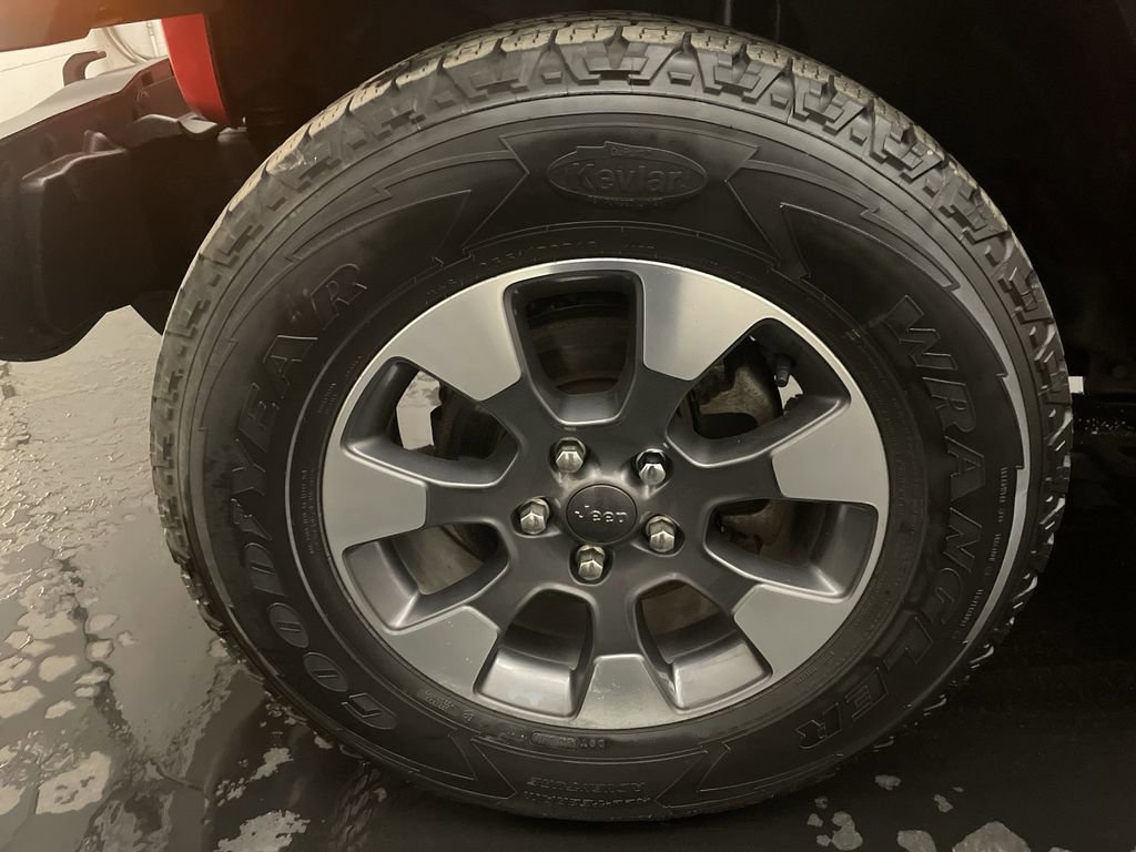 Used 2022 Jeep Wrangler Unlimited Sahara w/ Cold Weather Group image 27