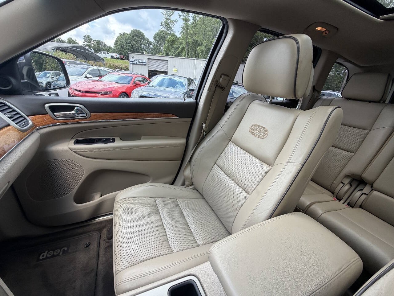 Used 2013 Jeep Grand Cherokee Overland w/ Advance Technology Group RWD image 24