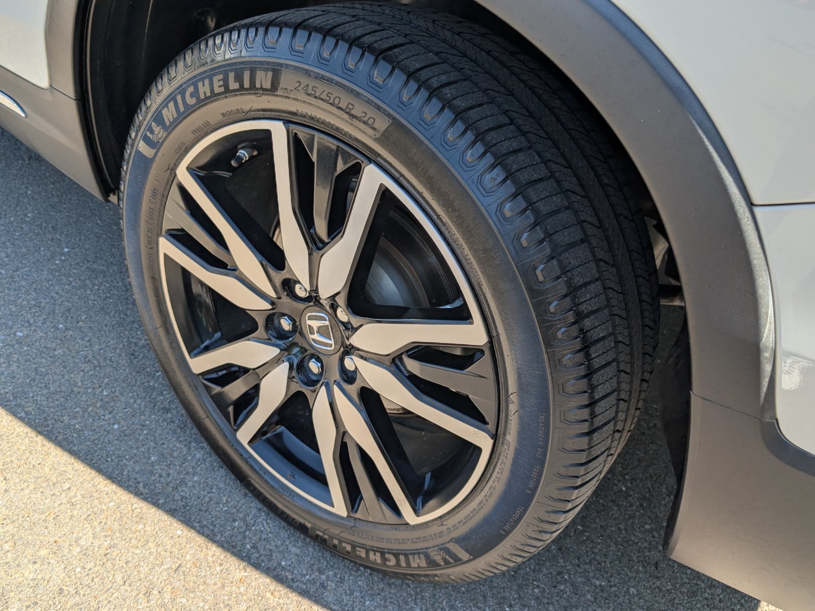 Certified 2019 Honda Pilot Touring image 21
