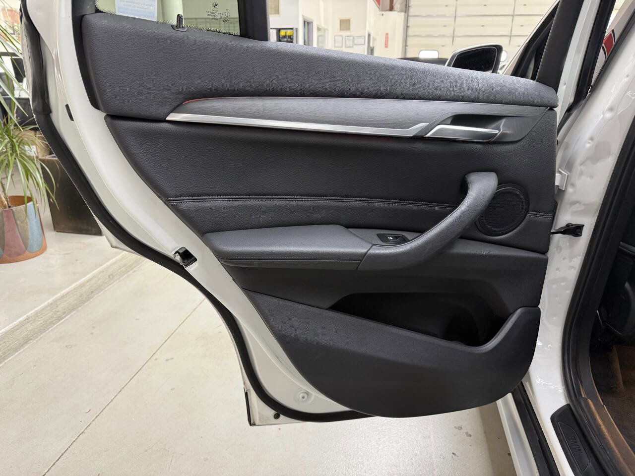 Used 2016 BMW X1 xDrive28i image 12
