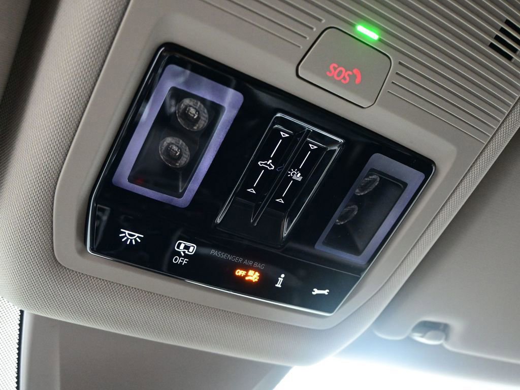 Used 2024 Volkswagen Atlas SEL Premium R-Line image 24