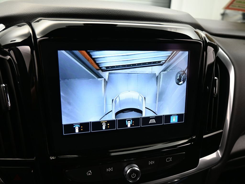 Used 2023 Chevrolet Traverse RS image 25