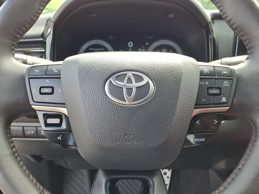 Used 2025 Toyota Camry XSE AWD/4WD image 6