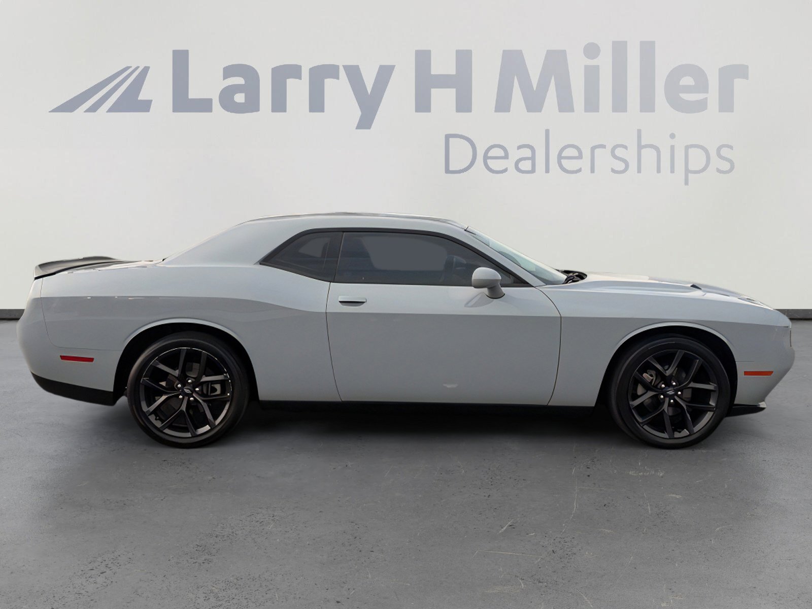 Used 2021 Dodge Challenger SXT w/ Blacktop Package image 6