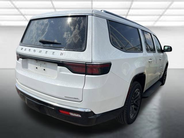 Used 2023 Jeep Wagoneer L Series II AWD/4WD image 3