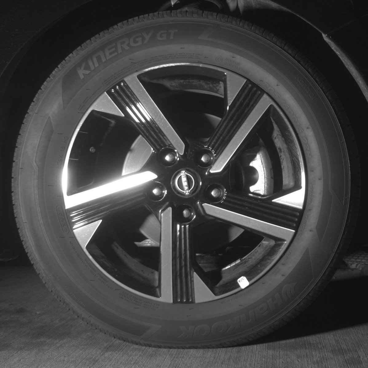 Used 2025 Nissan Sentra SV FWD image 13