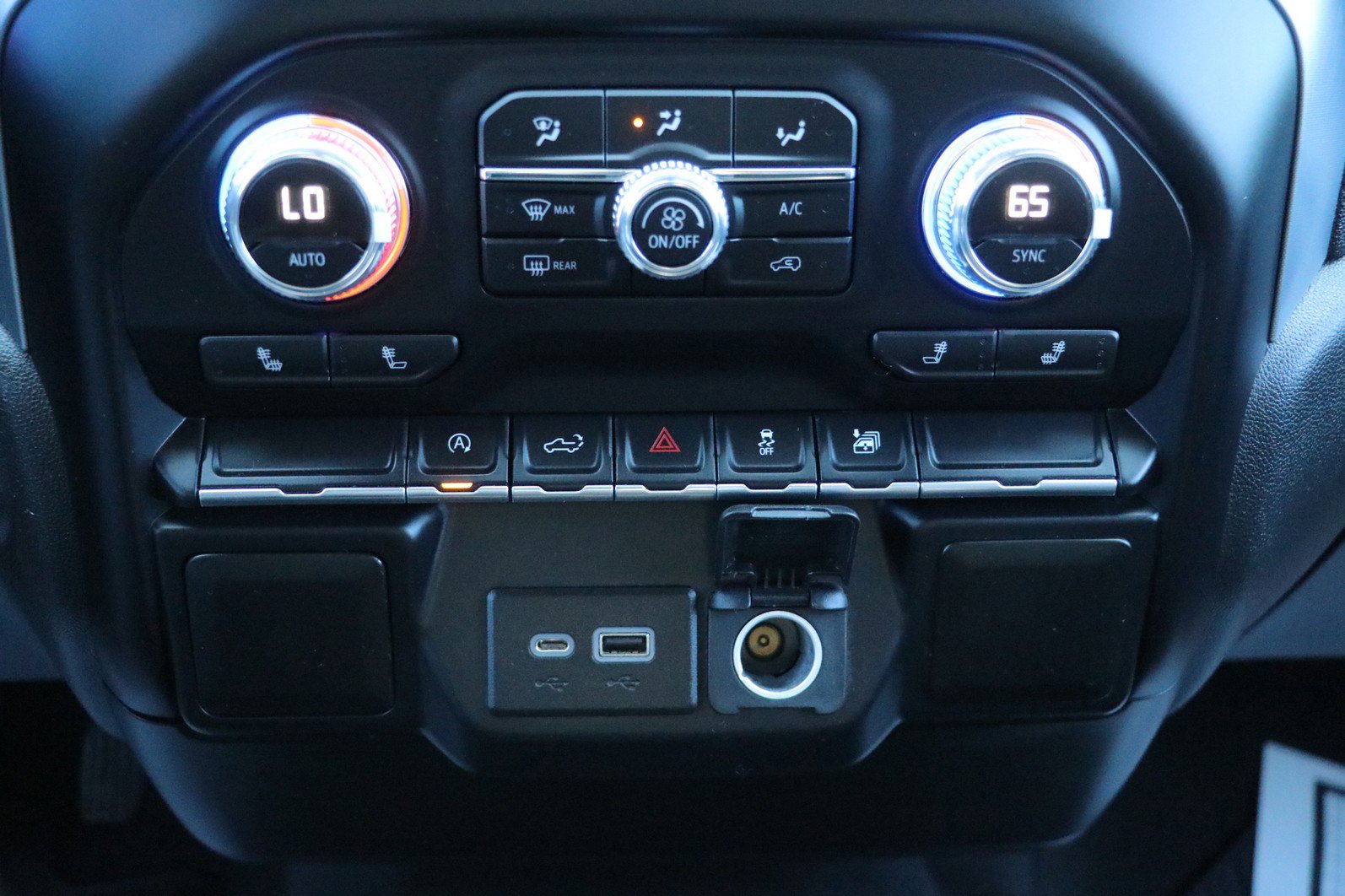 Used 2020 GMC Sierra 1500 SLE w/ SLE Value Package image 21