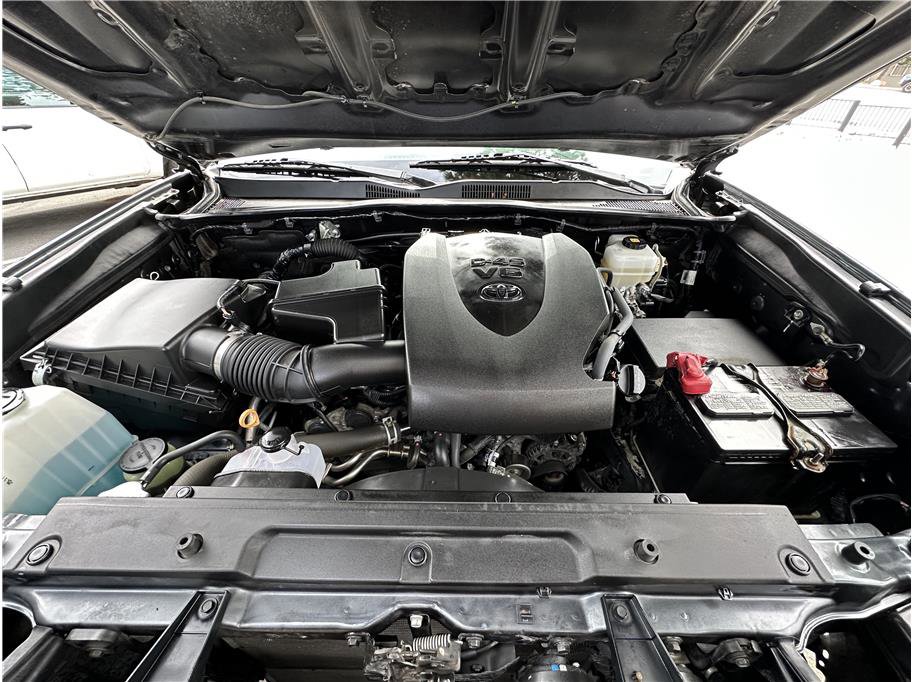 Used 2020 Toyota Tacoma TRD Off-Road w/ TRD Premium Off Road Package image 32