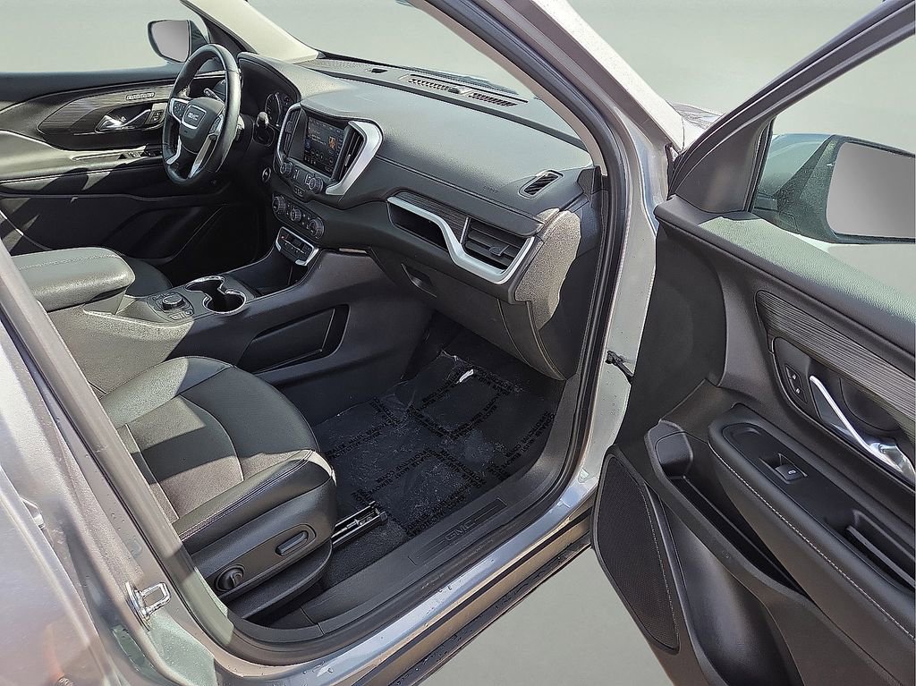 Used 2024 GMC Terrain SLT image 13
