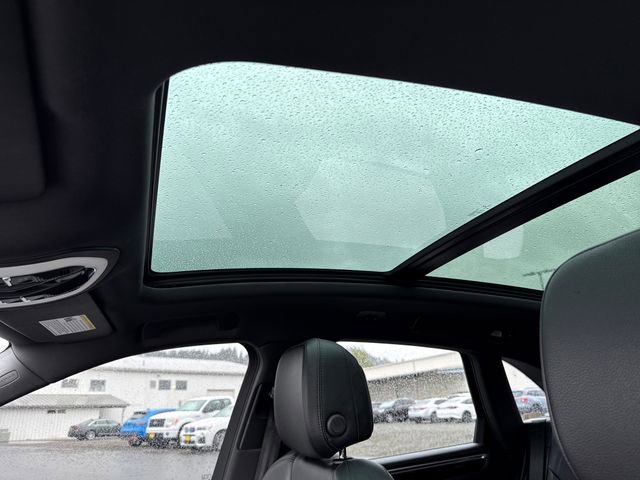 Used 2021 Porsche Macan image 32