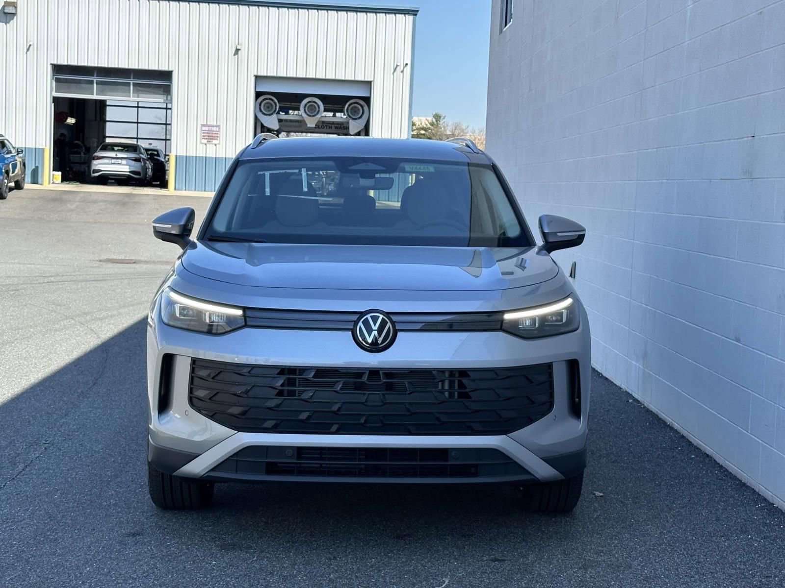 New 2026 Volkswagen Tiguan SE image 9