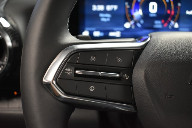 New 2026 Chevrolet Equinox LT w/ Convenience Package II AWD/4WD image 16