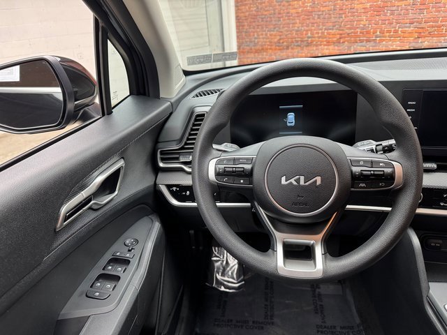 Used 2023 Kia Sportage LX image 13
