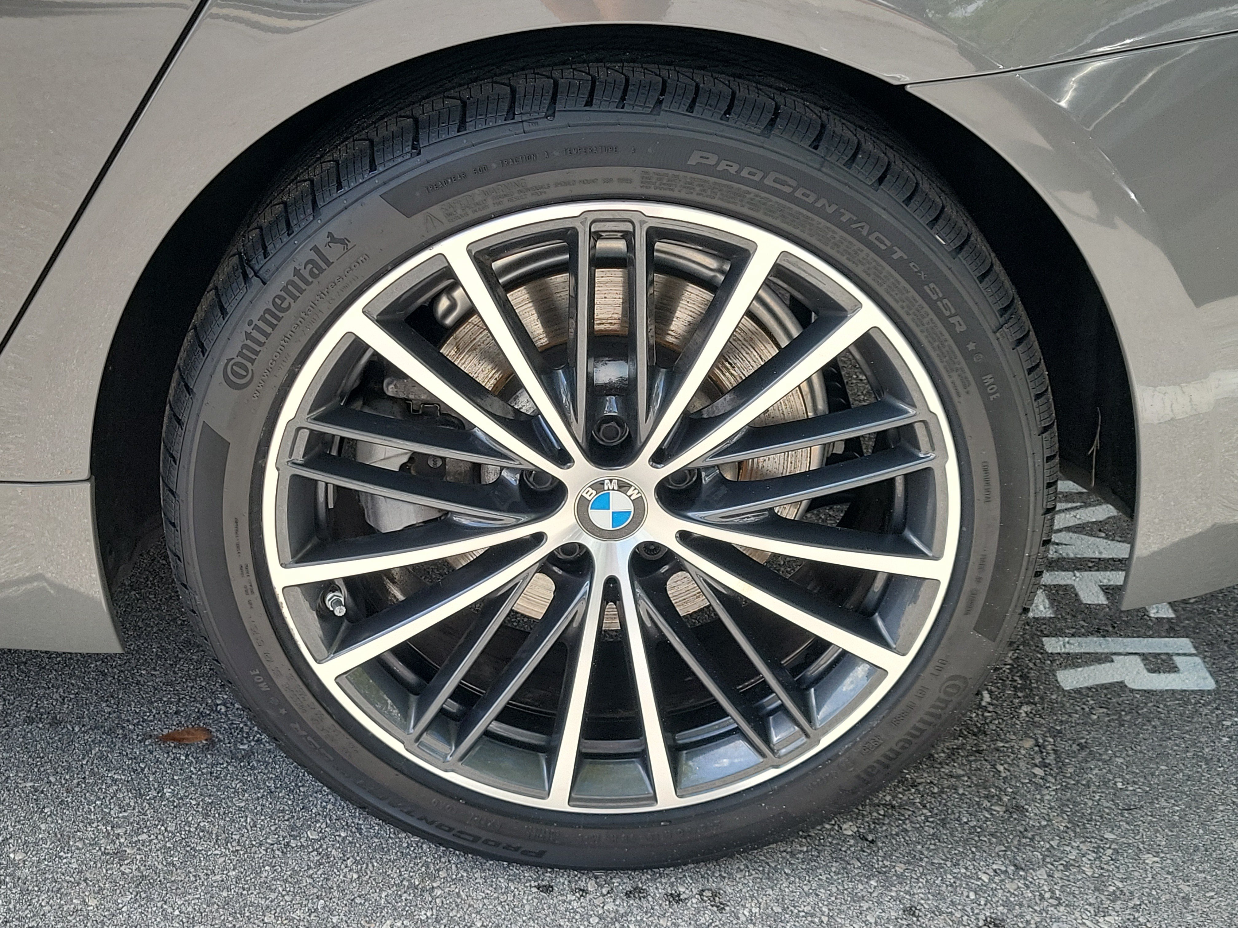 Used 2021 BMW 530i w/ Premium Package RWD image 6