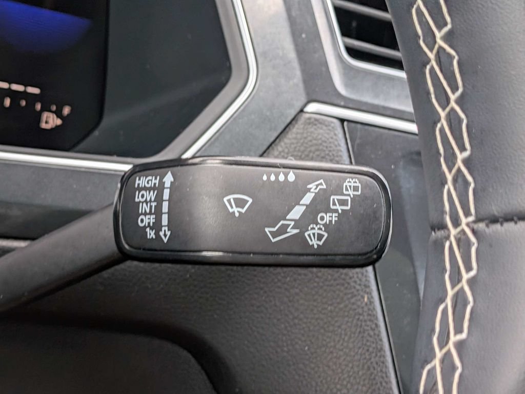 Used 2023 Volkswagen Tiguan SE R-Line FWD image 36