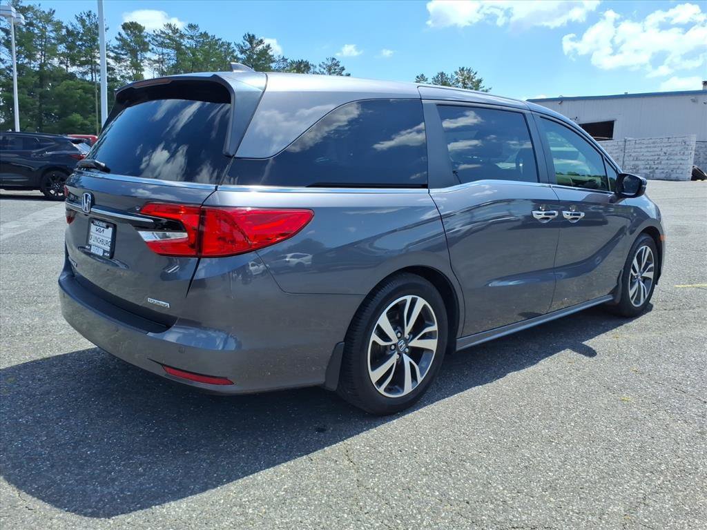 Used 2023 Honda Odyssey Touring image 3