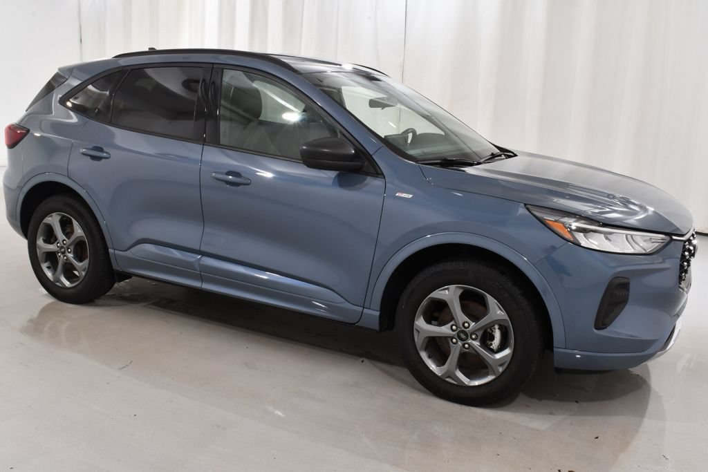 Used 2024 Ford Escape ST-Line w/ Tech Pack #1 AWD/4WD image 5