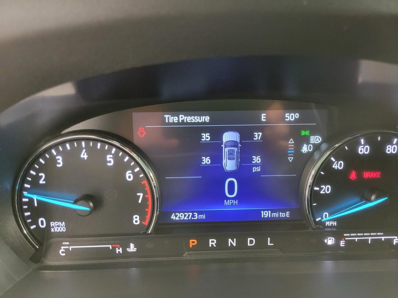 Used 2022 Ford Explorer XLT image 2