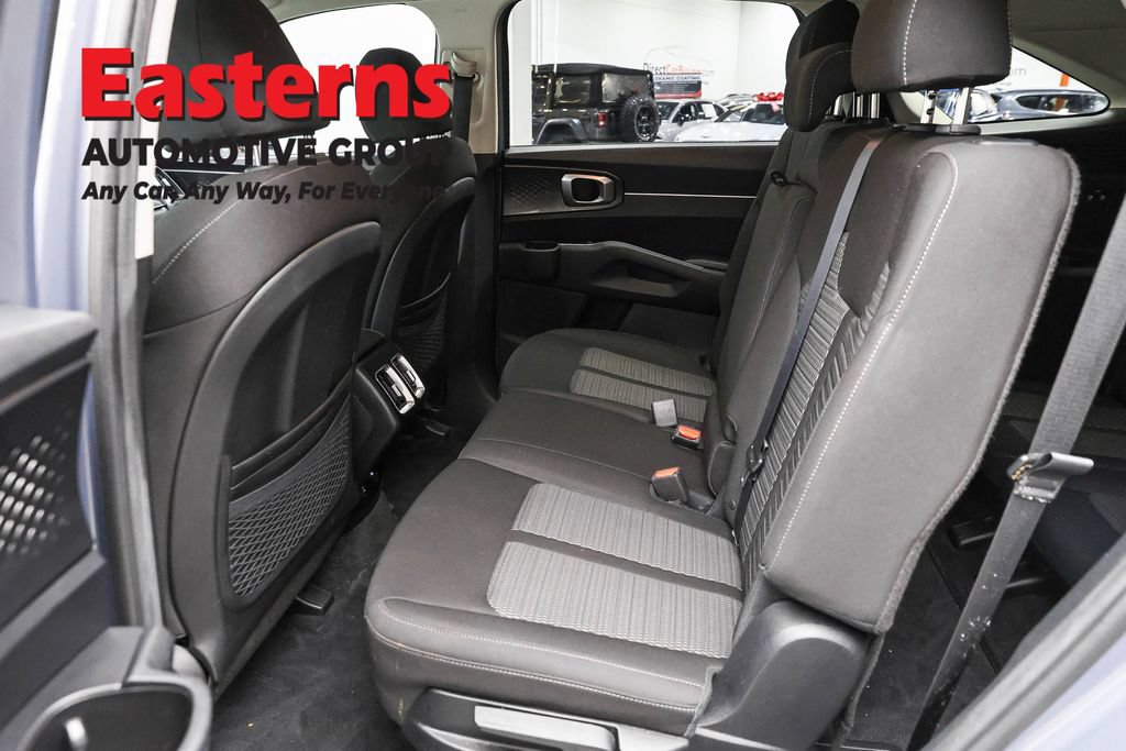 Used 2022 Kia Sorento LX FWD image 21