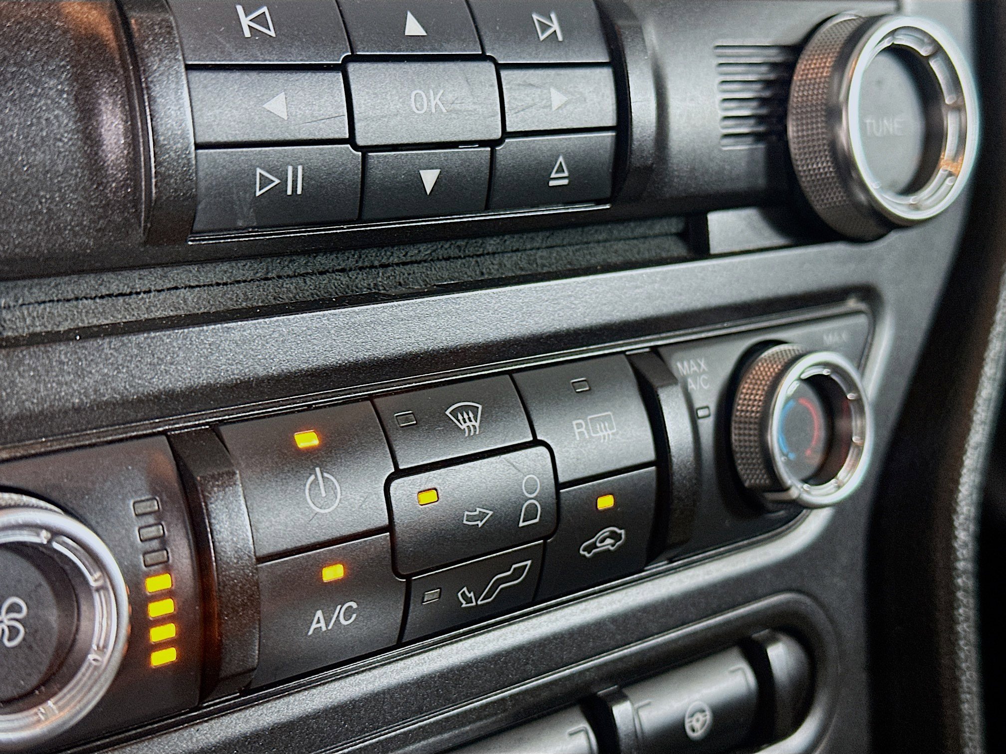 Used 2016 Ford Mustang Coupe image 23