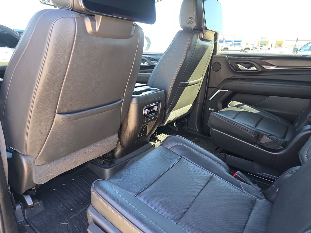 Used 2021 GMC Yukon XL Denali w/ Denali Ultimate Package image 17