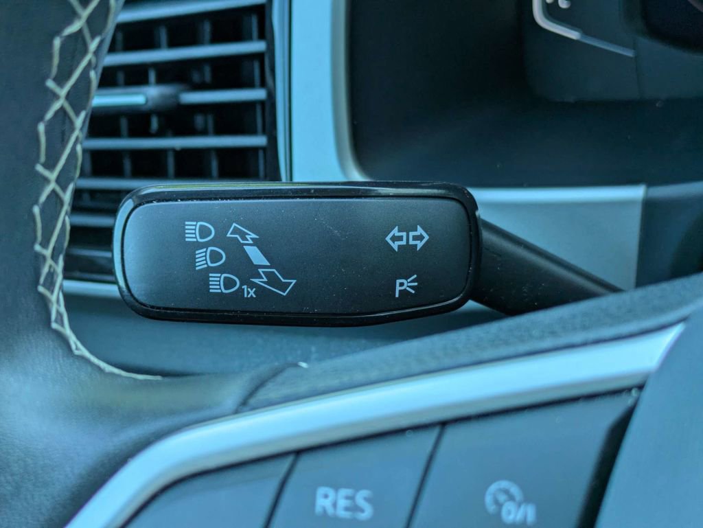 Used 2023 Volkswagen Atlas SE image 38