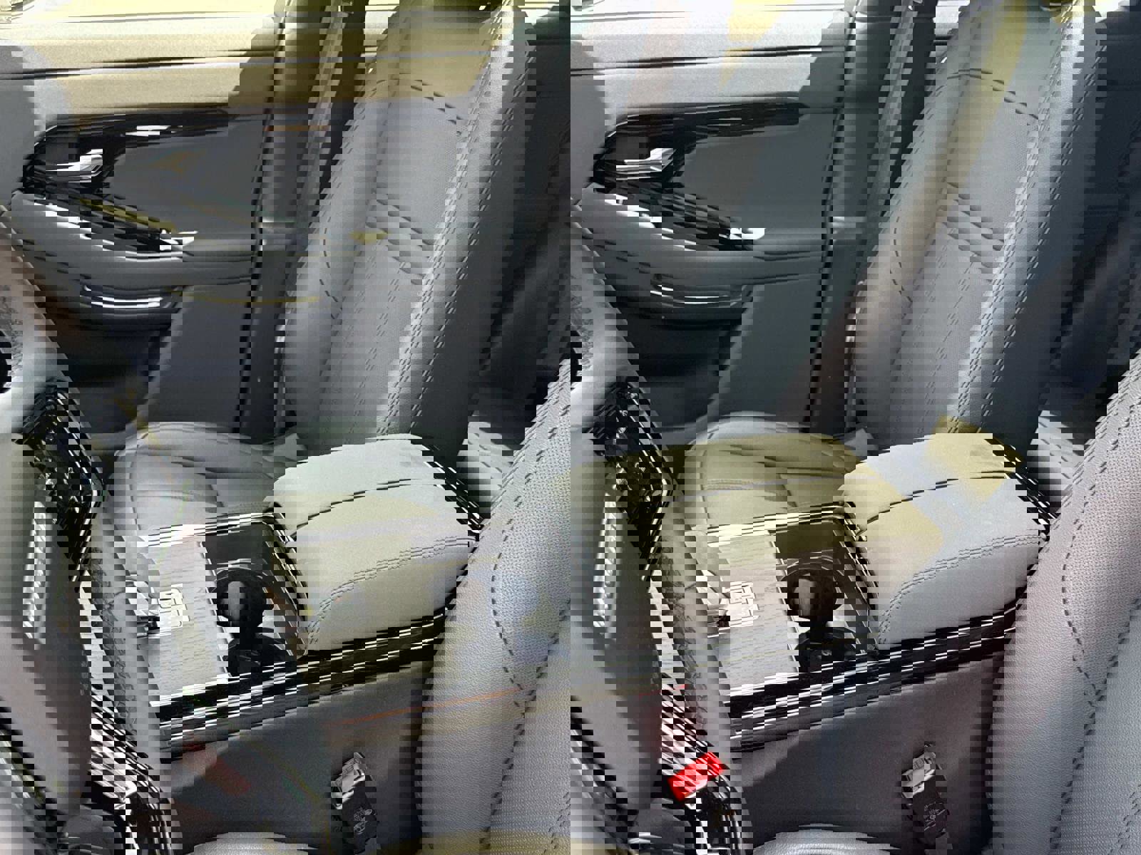 Certified 2025 Land Rover Range Rover Evoque S image 20