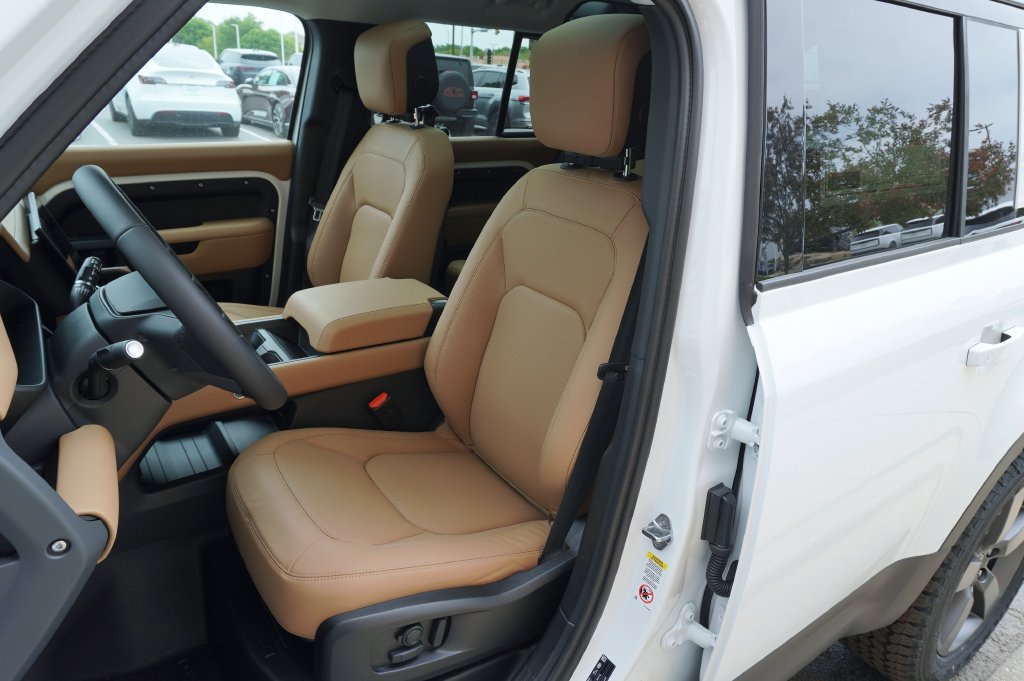 Used 2026 Land Rover Defender 110 S AWD/4WD image 13