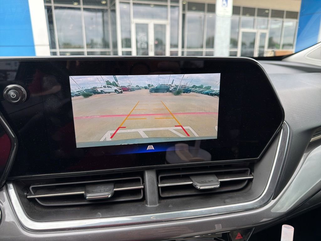Used 2025 Chevrolet Trax ACTIV w/ Sunroof Package FWD image 12
