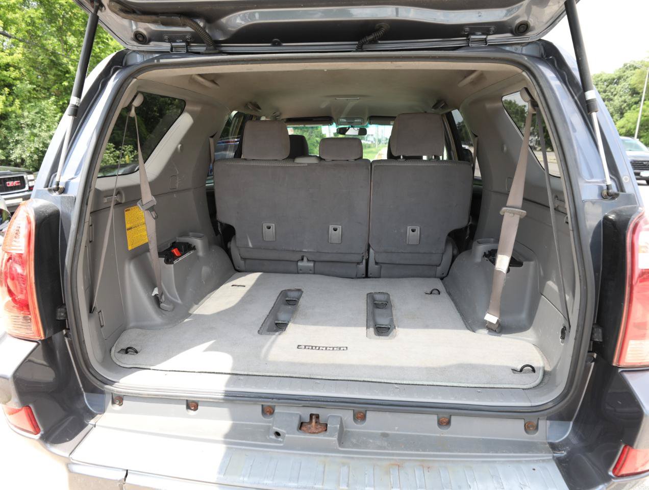 Used 2005 Toyota 4Runner SR5 AWD/4WD image 12