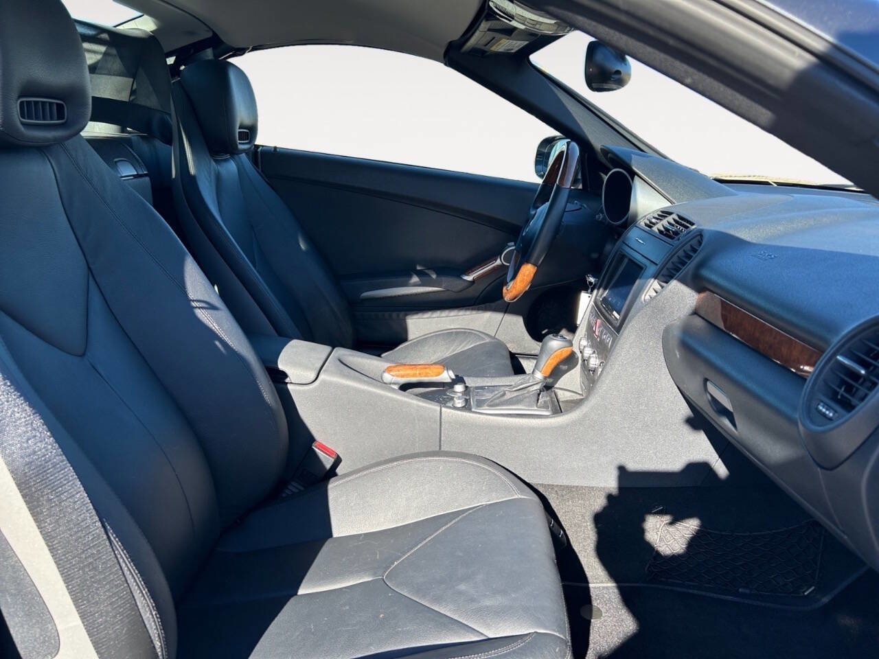 Used 2010 Mercedes-Benz SLK 300 image 10