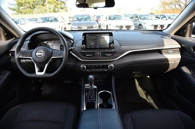 Used 2024 Nissan Altima 2.5 SV image 8