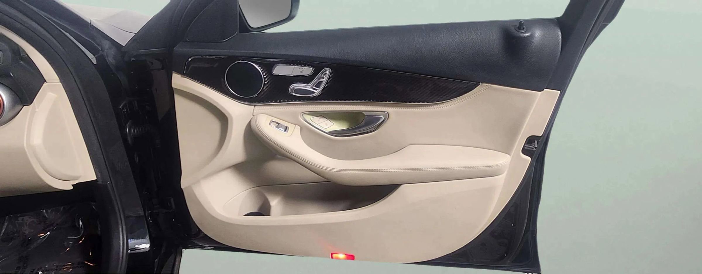 Used 2015 Mercedes-Benz C 300 Sedan image 19